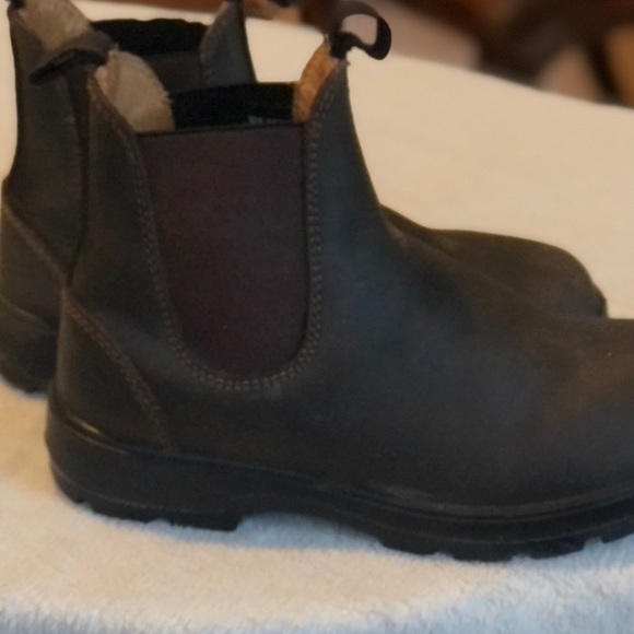 Aquatherm Chelsea boot Brown in Color size 6 - Picture 1 of 5